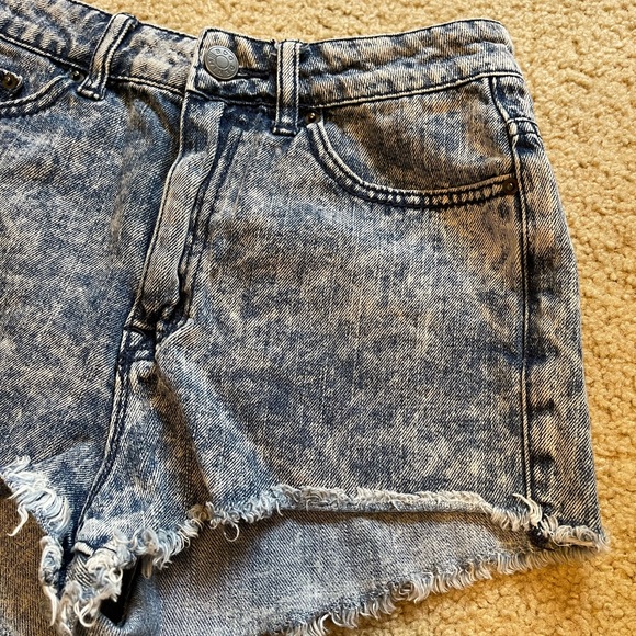 BDG high rise DREE cheeky jean shorts - Picture 2 of 8